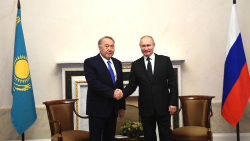 В Кремле не смогли ответить на вопрос о контактах Путина и Назарбаева