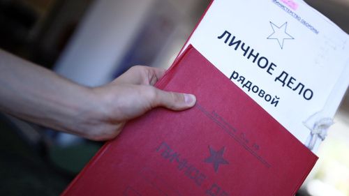 В Петербурге мобилизуют всех: негодных, женщин и даже мертвых