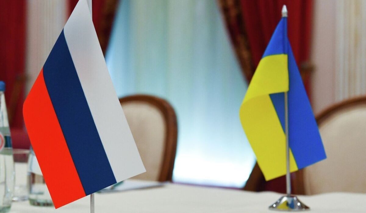 Делегации России, США и Украины начали переговоры в Абу-Даби