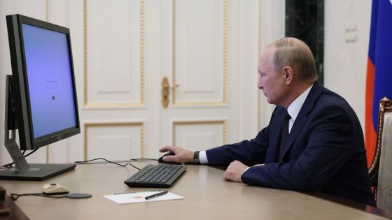 В Кремле не знают, как Путин будет голосовать на выборах президента