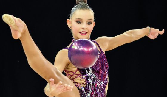 Россиянка Ильтерякова выиграла золото в упражнении с обручем на чемпионате Европы