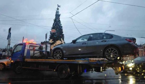 В Петербурге повысили цены на эвакуацию автомобилей и услуги штрафстоянок