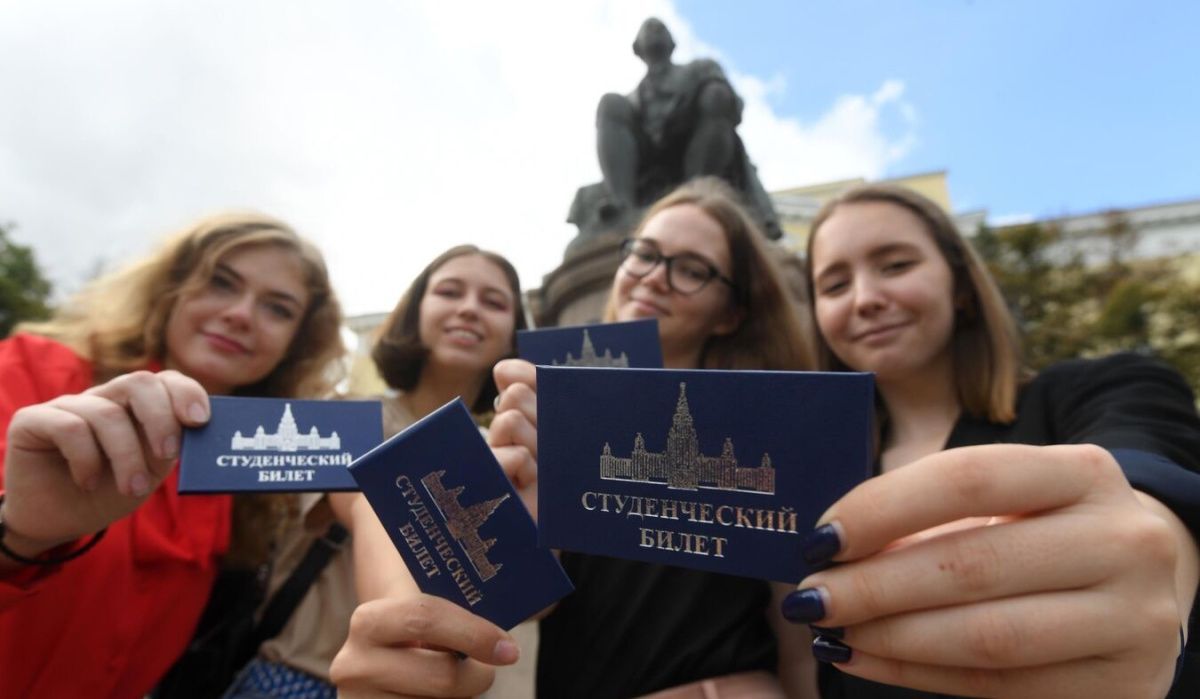 Президентские стипендии в России увеличатся до 30 тысяч рублей