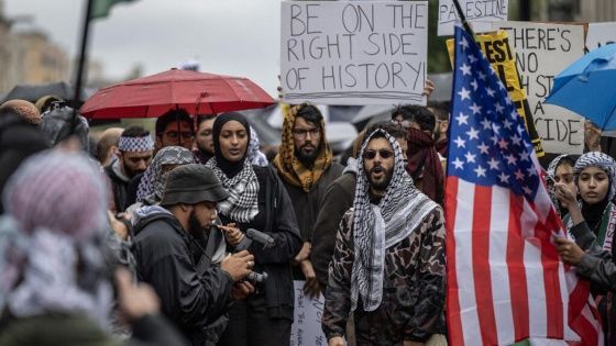 Захарова опровергла, что за палестинскими протестующими в США стоит Путин