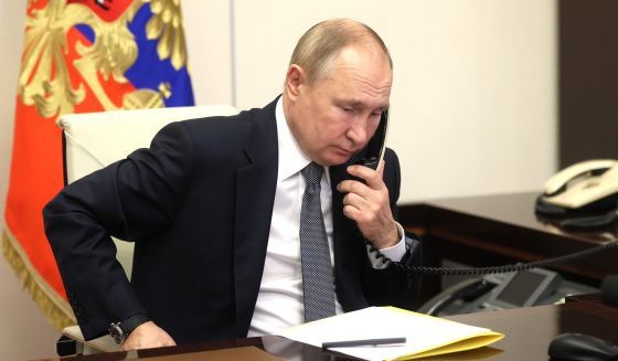 Путин обсудил обострение в ОАЭ с президентом страны