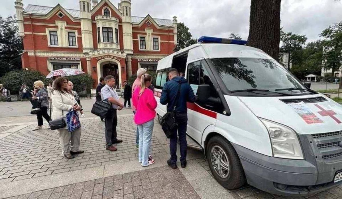 Мобильные пункты вакцинации от гриппа появились у 25 станций метро Петербурга