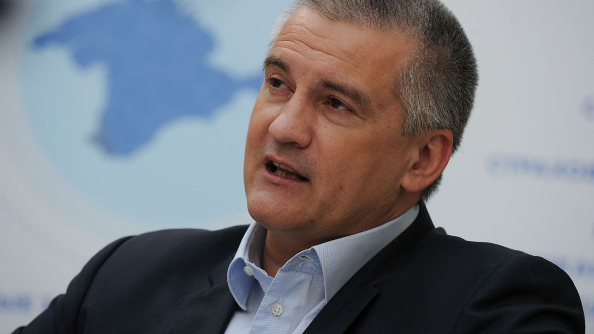 Аксёнов объявил распространителей фейков об армии РФ пособниками врагов народа