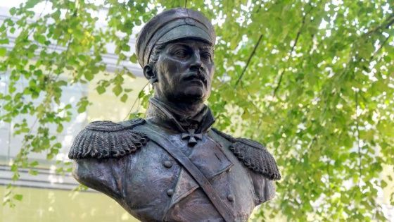 В Санкт-Петербурге установлен бюст адмиралу Павлу Нахимову