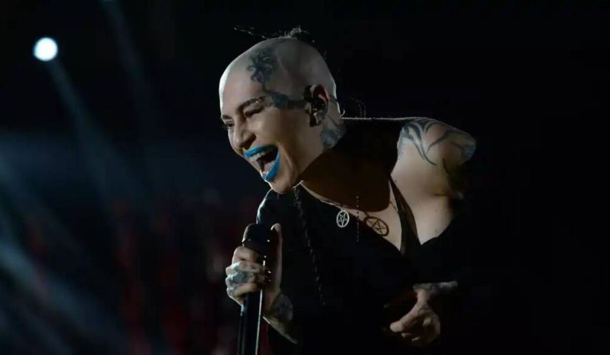 Отменённая везде Наргиз обвинила в своих неудачах Россию