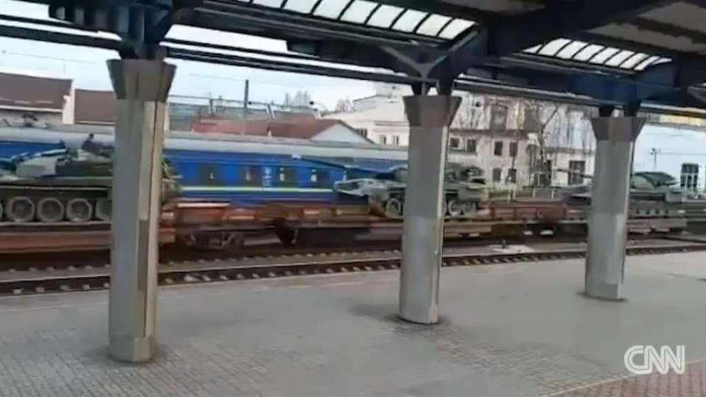 Захарова посмеялась над публикацией о подготовке России к войне с Украиной