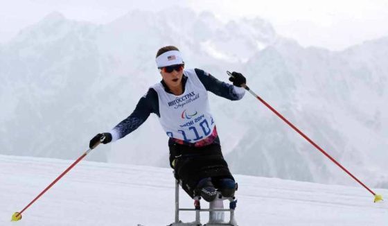 FIS допустила российских паралимпийцев до соревнований под национальными символами