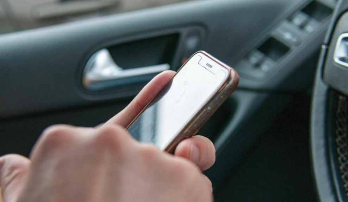 Смольный предупреждает о возможных сбоях связи и интернета