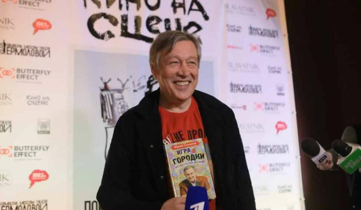 Ефремов официально стал актером театра Михалкова