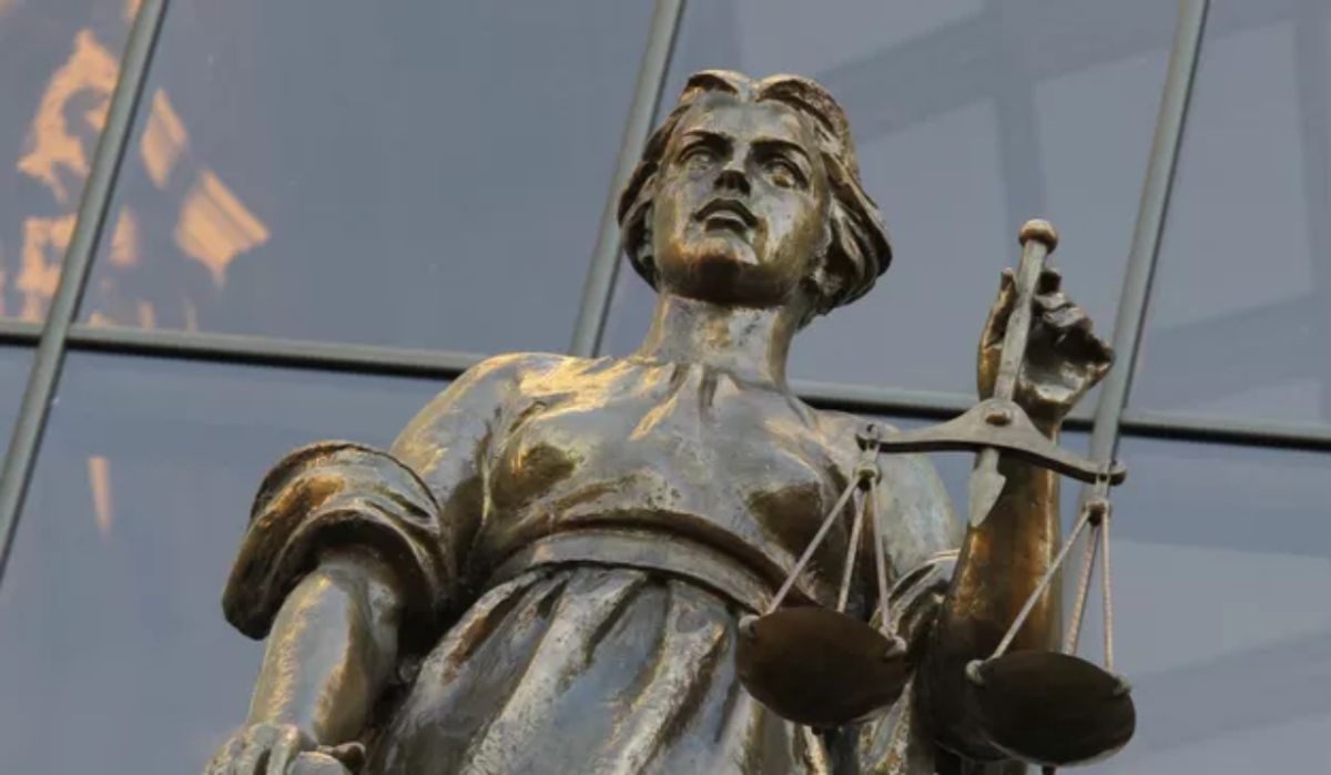 Суд в Волгограде вынес приговор мужчине ударившему 67 раз ножом свою подругу