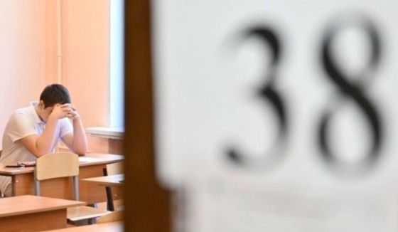 Школьник из Петербурга заплатил одноклассникам 75 тысяч рублей за "безопасность"