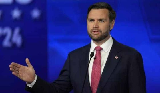 Вице-президент США допустил возможность отправки американских войск на Украину