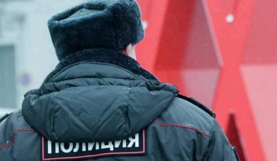 Молодых петербуржцев заподозрили в ночных кражах из пунктов выдачи заказов