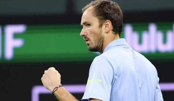 Медведев пробился в четвертый раунд "Мастерса" в Индиан-Уэллсе