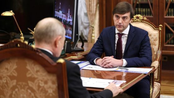 Кравцов заявил об исчезновении третьих смен в российских школах