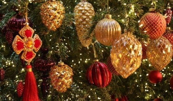 В грузинском городе пожар уничтожил главную новогоднюю ёлку