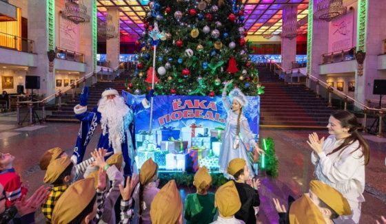 Тысячи детей посетили новогоднюю интерактивную программу в Музее Победы за два дня