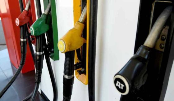В Ленобласти начали постепенно снимать ограничения на продажу топлива на АЗС