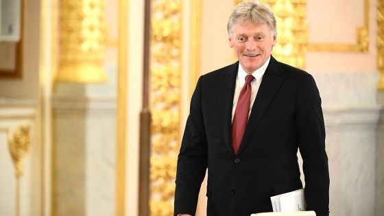 Пресс-секретарь Путина: уехавших врагов не ждут обратно в Россию