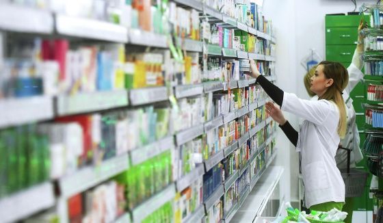 В России продлили особый режим продажи импортных лекарств